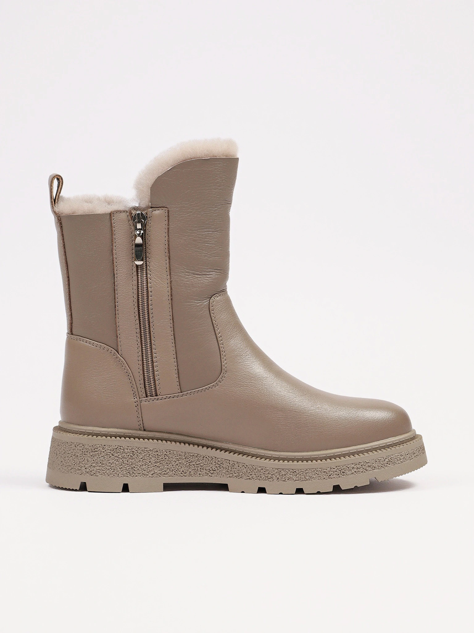 Ботинки серого цвета с двумя боковыми молниями